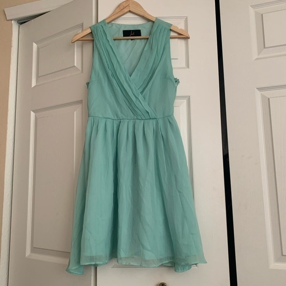Silky like aqua green dress - Picture 1 of 6